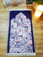 Arabesque prayer rug