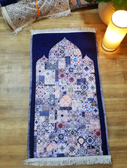 Arabesque prayer rug