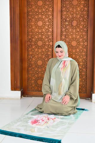 طقم صلاة (سجادة + إسدال + طرحة) - زيتي